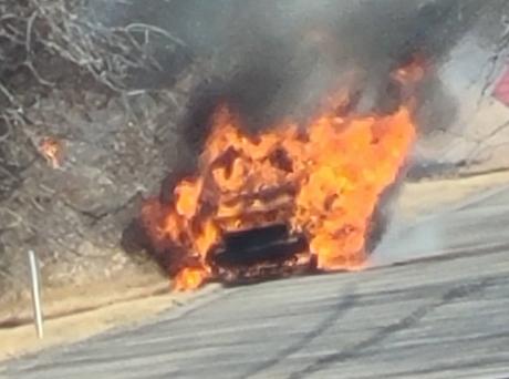 Fire Destroys SUV (LIVE! Photo/Kent Corder)