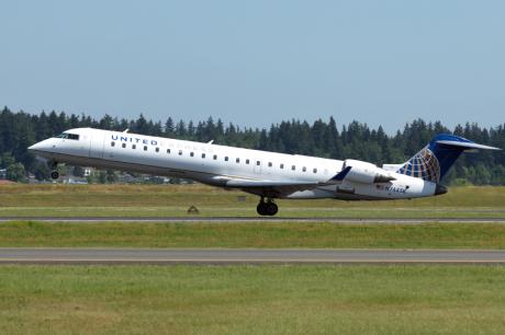 A Skywest CRJ-700 with United Airlines markings