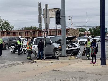 Crash at Abe and Beauregard
