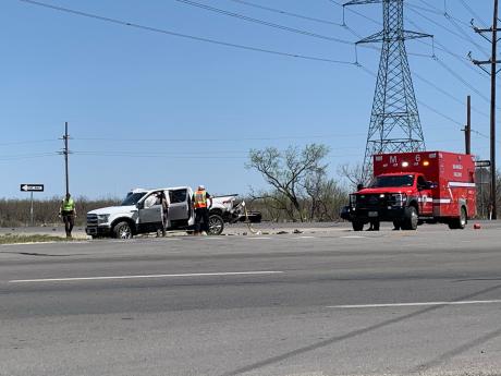 Crash on Grape Creek Rd./US87 4/2021 (LIVE! Photo/Matt Trammell)