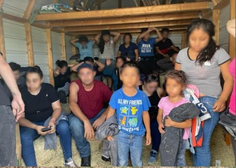 Group of Illegal Aliens in Laredo (Contributed/CBP)
