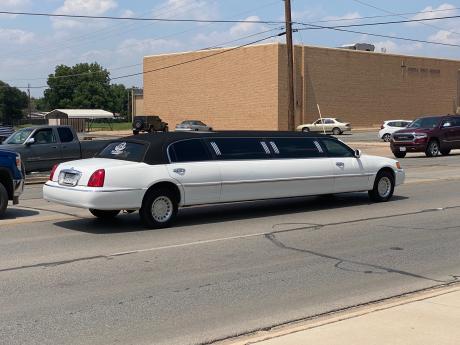 San Angelo Limo Avoids Crash (LIVE! Photo/James Bouligny)