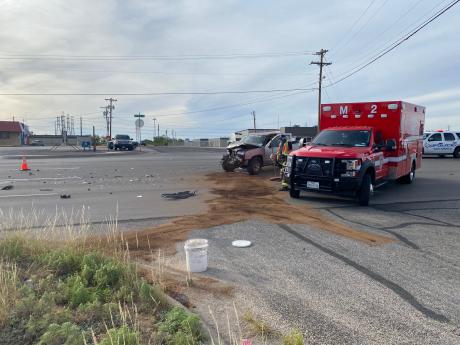 2 pickups crash on Knickerbocker (LIVE! Photo/James Bouligny)
