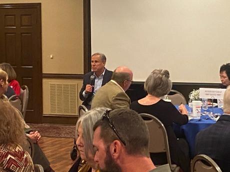 Texas Gov. Greg Abbott in San Angelo (LIVE! Photo/Traci King)