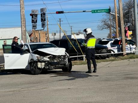 Oaks St. Crash (LIVE! Photo/Matt Trammell)