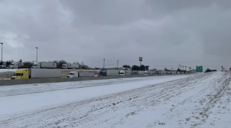 Traffic on I-20 stuck in snow