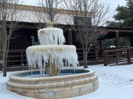 Red Lion Hotel Fountain Frozen Feb. 2022 (LIVE! Photo/Yantis Green)