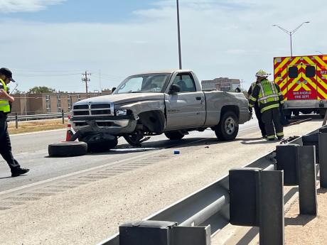 2 Injured in Crash on Loop 306 Near Goodwill (LIVE! Photo/Matt Trammell)