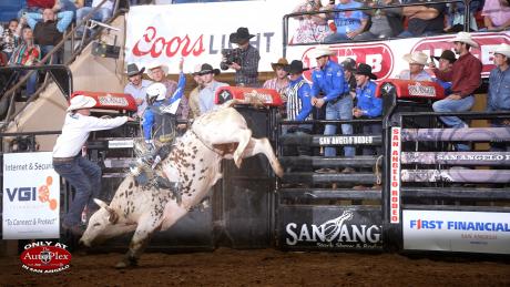 Stetson Wright scores and 88 atop the bull named Juicy at the 3rd performance of the 2022 San Angelo Rodeo