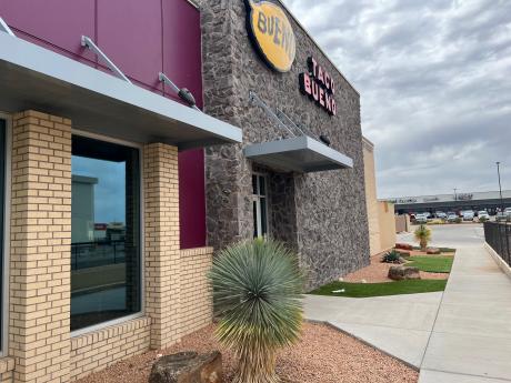 Taco Bueno on Sherwood Way Closes Permanently (LIVE! Photo/Yantis Green)