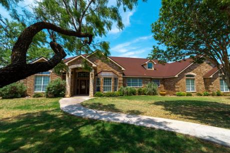  Real Estate: Country Living in the City 