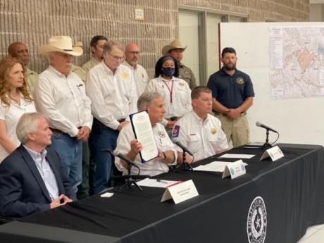 Gov. Abbott Signs Wildfire Disaster Declaration in Glen Rose 7.23.22 (Contributed/gov.texas.gov)
