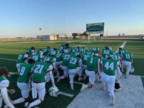 Wall Hawks prepare to play against the Mason Punchers on Sept. 30, 2022