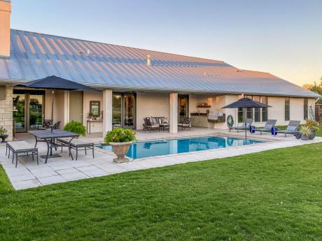 Pool in Bentwood