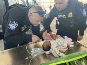 Border Patrol Agents Save Unresponsive Infant (Courtesy/CBP)