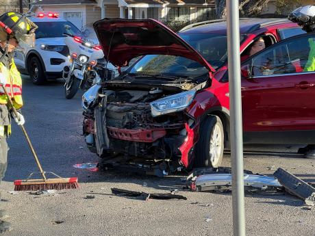 Ford Escape Johnson St. Crash 2.27.23 (LIVE! Photo/Yantis Green)