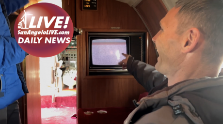 LIVE Daily News | Inside Elvis's Plane!