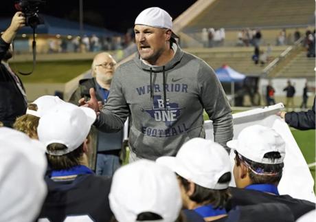 Coach Witten Speaks to His Team
