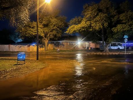 Water Leak Plagues Residential Area in West San Angelo