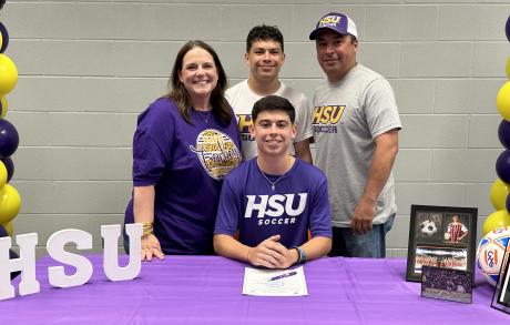Central Bobcats Jacob Castro signs with Hardin Simmons University