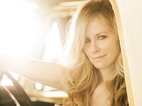 Country music legend Deana Carter will be performing at Cooper's Bar-B-Q in Christoval on Friday, Aug. 23.