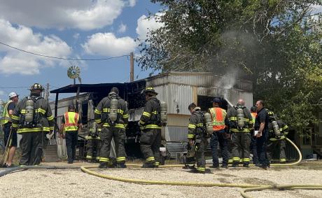 San Angelo Firefighters battle Monday Afternoon Blaze at N. Archer and Spaulding St