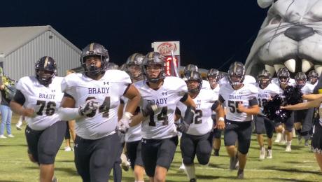 The Brady Bulldogs take the field after halftime! (LIVE! Photo)