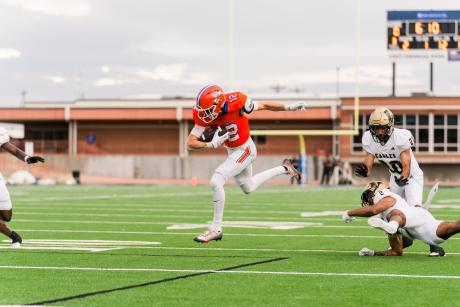 Central's Colton Hill makes a catch against Abilene High on Friday, Aug. 30, 2024, at San Angelo Stadium.