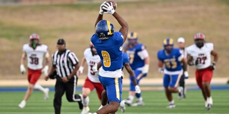 Zorhan Rideaux for Angelo State hauls in a pass against Central Washington on Saturday, Nov. 2, 2024.