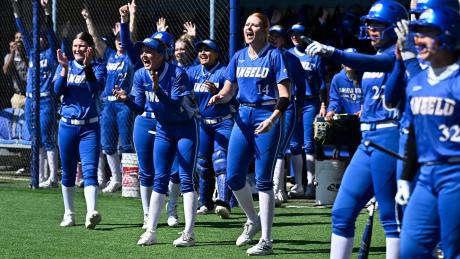 The No. 5-ranked Angelo State University softball team split a doubleheader on the road against No. 1 UT Tyler on Monday.