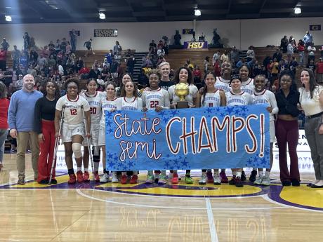 Today on HOOPS, Ryan Chadwick, Paul Harris, and James Bouligny discuss the state basketball games as the girls are in San Antonio for the state games. Then, we talk about where #1 ranked girls player Aaliyah Chavez might commit to and Bouligny calls a disgraceful occurrence with the TABC rankings! Also, we discuss the boy's as they make their way towards state!