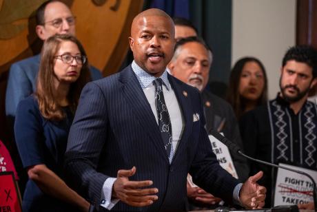 As Republicans plan to redraw the congressional districts in Texas, Democrats are considering fleeing the state to deprive the Legislature of enough members to function