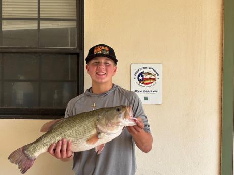 San Angelo teenager Avory Hartsfield reeled in a largemouth bass last week that broke the junior angler waterbody record at Twin Buttes