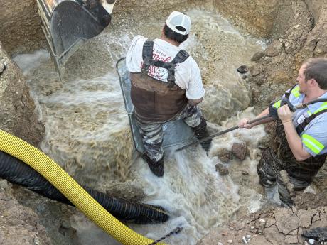 A water leak in Ballinger has caused the town’s schools to cancel classes for the day.