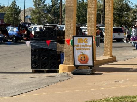 Immanuel Baptist Church is giving away free chicken dinners to families in need tonight at its fall festival.