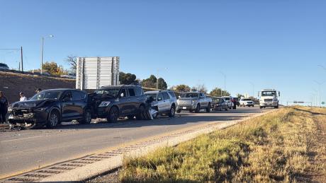 A crash involving at least six vehicles has shut down the Houston Harte Expressway on Friday morning.