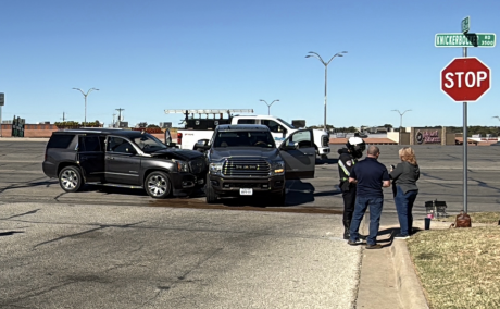 Crash on Executive Drive and Knickerbocker Road