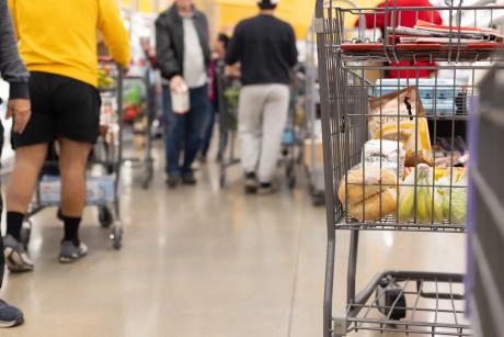 Customers stock up on groceries at an Austin H-E-B on Jan. 13, 2024.