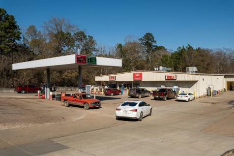  The Brookshire Brothers Express grocery store and gas station in Pineland on Jan. 29, 2026.