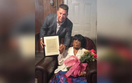 Annie Bell Samuel and San Angelo Mayor Tom Thompson