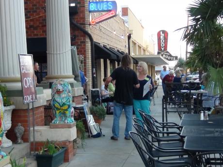 Plein Air Painters gather in front of Sealy Flats to sketch (LIVE! photo by Cheyenne Benson)