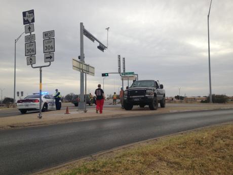 The Ford F-250 vs the Jeep Cherokee at Knickerbocker and Loop 306. (LIVE! Photo/John Basquez)