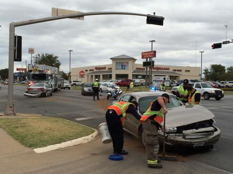 Crash at Abe and Harris on Monday, Nov. 3, 2014. (LIVE! Photo/John Basquez)