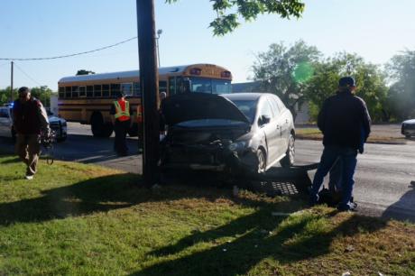 Crash at Bell St. and Culberson St. on May 14, 2014. (LIVE! Photo/John Basquez)