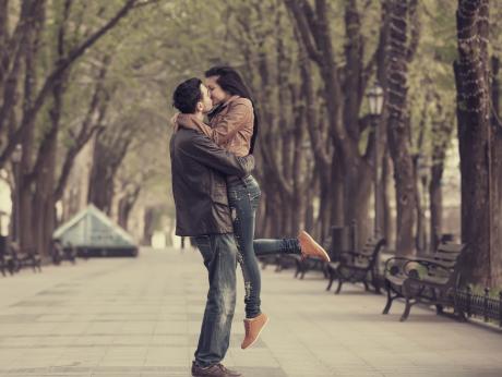 Dating in the city (massonforstock)