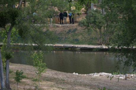 Dead body found in Concho River. (LIVE! Photo/John Basquez)