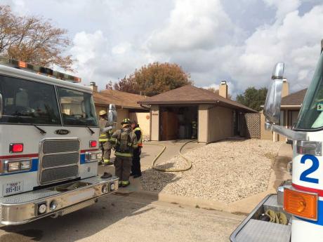 House fire in the 1600 block of Oregon Avenue on Nov. 22, 2014. (LIVE! Photo/John Basquez)