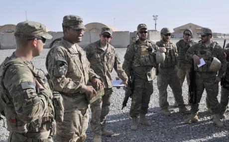 U.S. Soldiers with the Texas National Guard brief their Albanian special operations forces counterparts. (Contributed, Wikipedia)