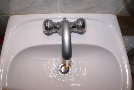 Tap water (contributed, Wikipedia)