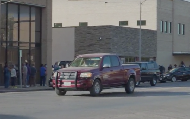 2020 Early Voting Day 1 Crowd